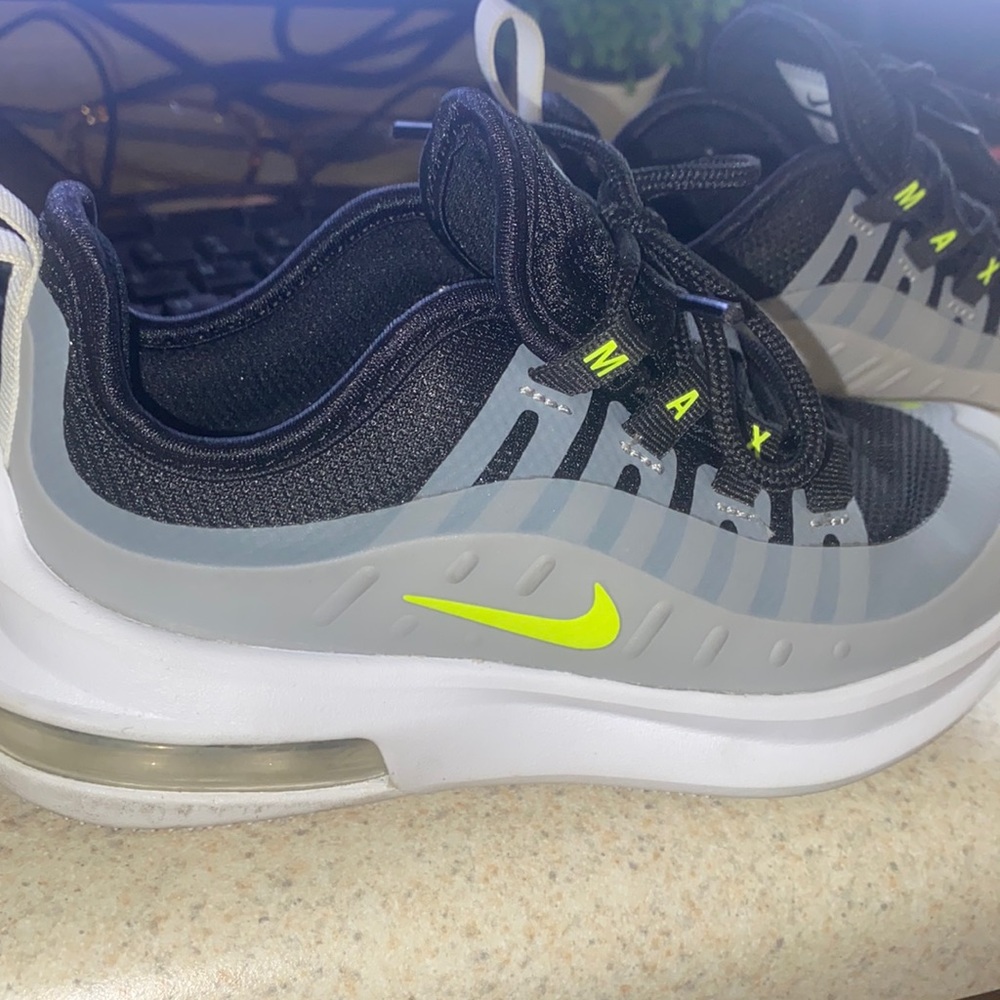 COPY - Nike Air Max Axis